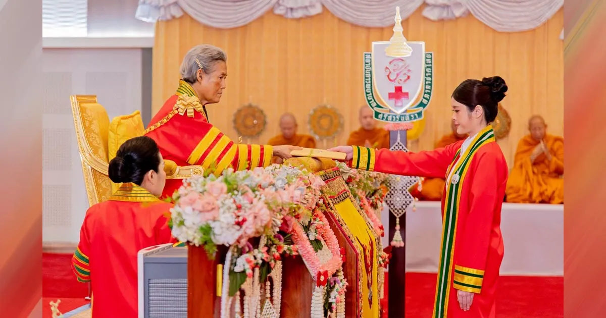 สมเด็จพระกนิษฐาธิราชเจ้า กรมสมเด็จพระเทพรัตนราชสุดา ฯ สยามบรมราชกุมารี เสด็จพระราชดำเนินแทนพระองค์ไปในการพระราชทานปริญญาบัตรแก่ผู้สำเร็จการศึกษา สถาบันการพยาบาลศรีสวรินทิรา สภากาชาดไทย ประจำปีการศึกษา 2568
